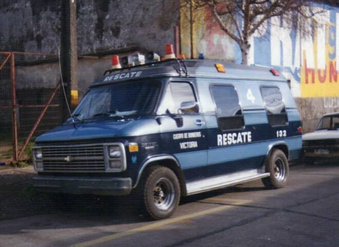 vehiculo de rescate antiguo de la cuarta compañía de bomberos de victoria.